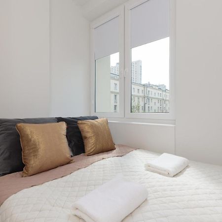 Fashionable City Center Apartment By Noclegi Renters Warschau Buitenkant foto