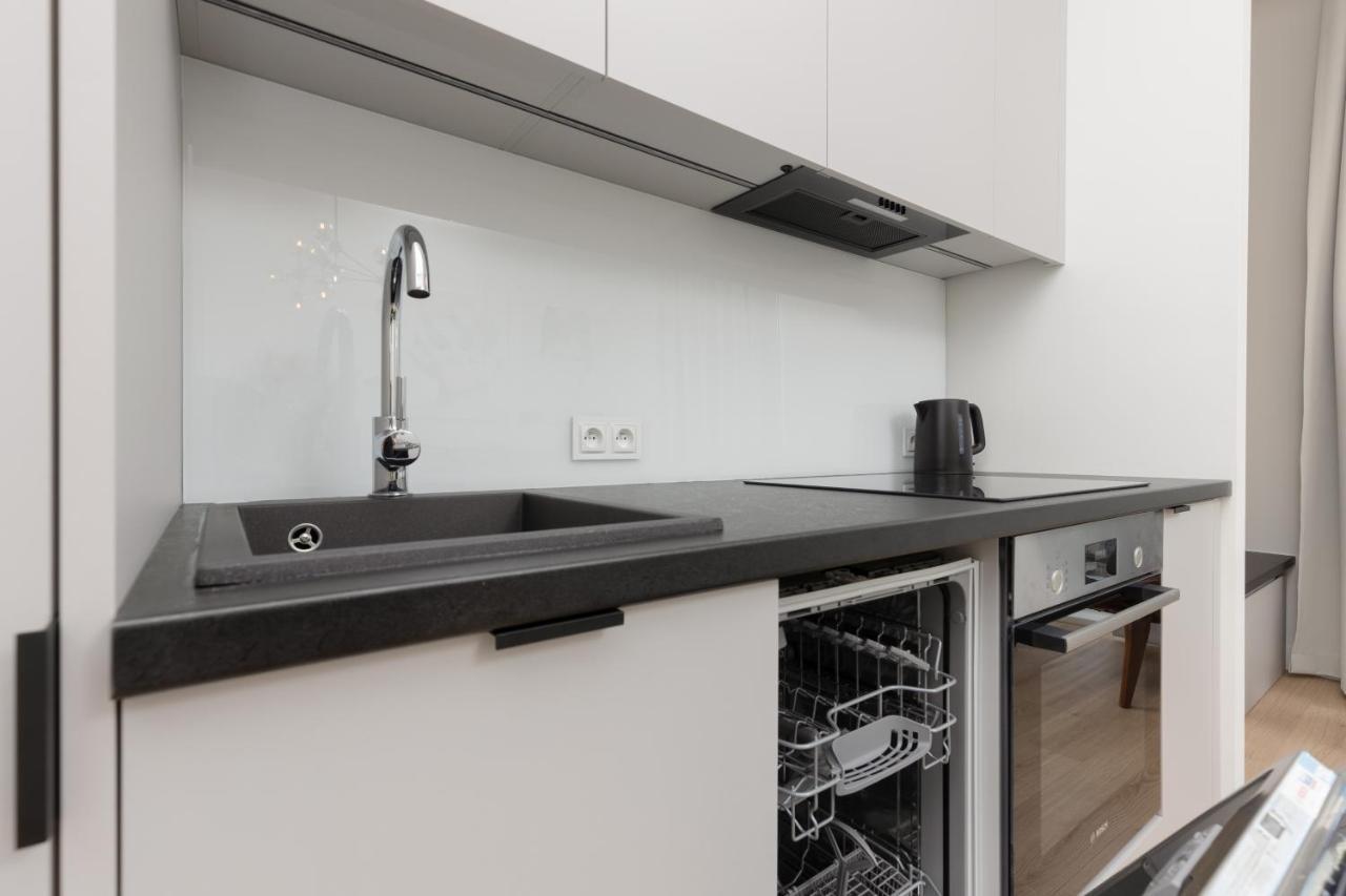 Fashionable City Center Apartment By Noclegi Renters Warschau Buitenkant foto