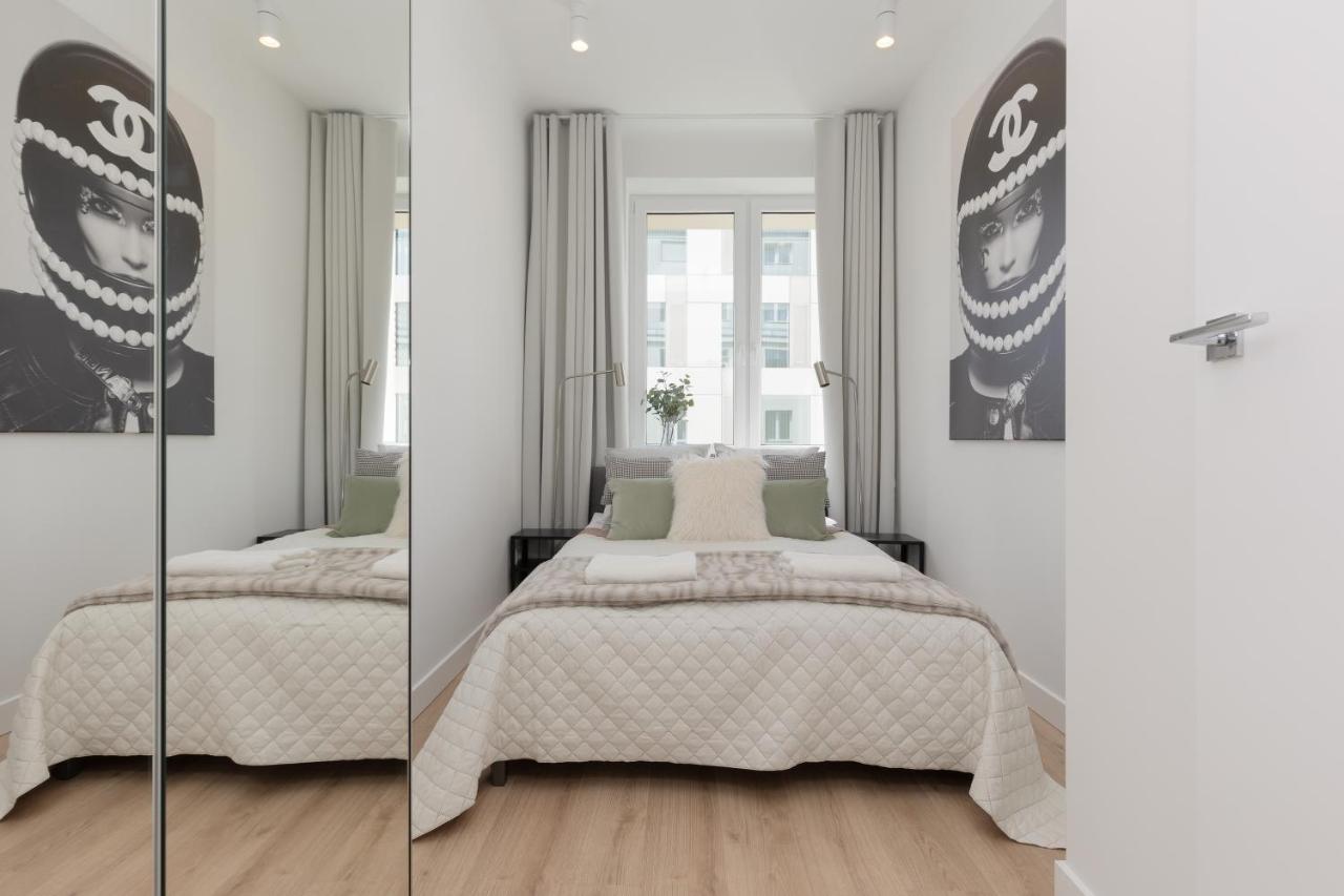 Fashionable City Center Apartment By Noclegi Renters Warschau Buitenkant foto