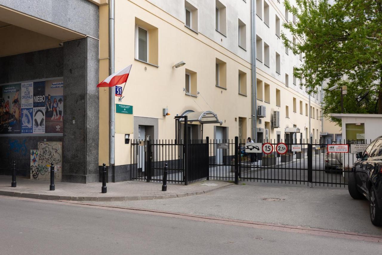 Fashionable City Center Apartment By Noclegi Renters Warschau Buitenkant foto
