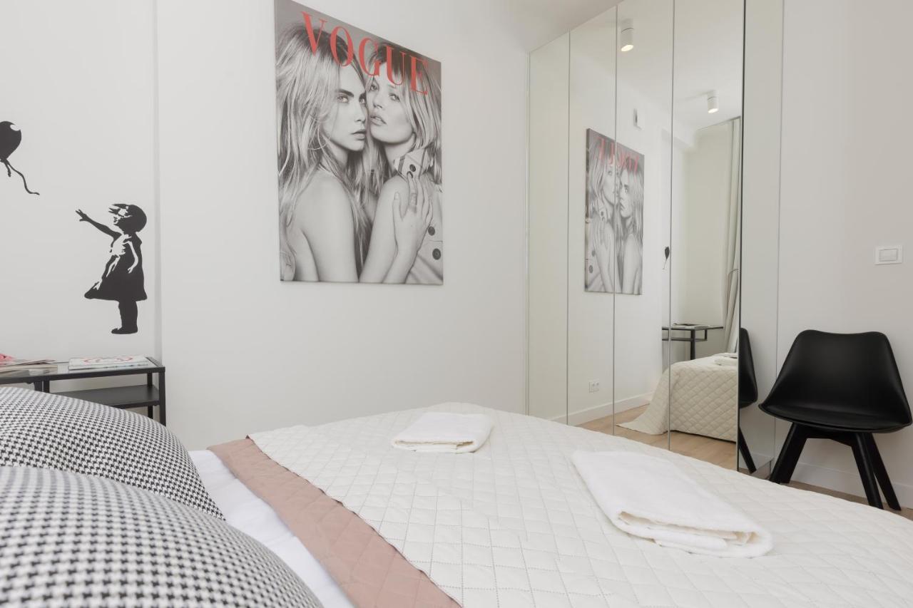 Fashionable City Center Apartment By Noclegi Renters Warschau Buitenkant foto