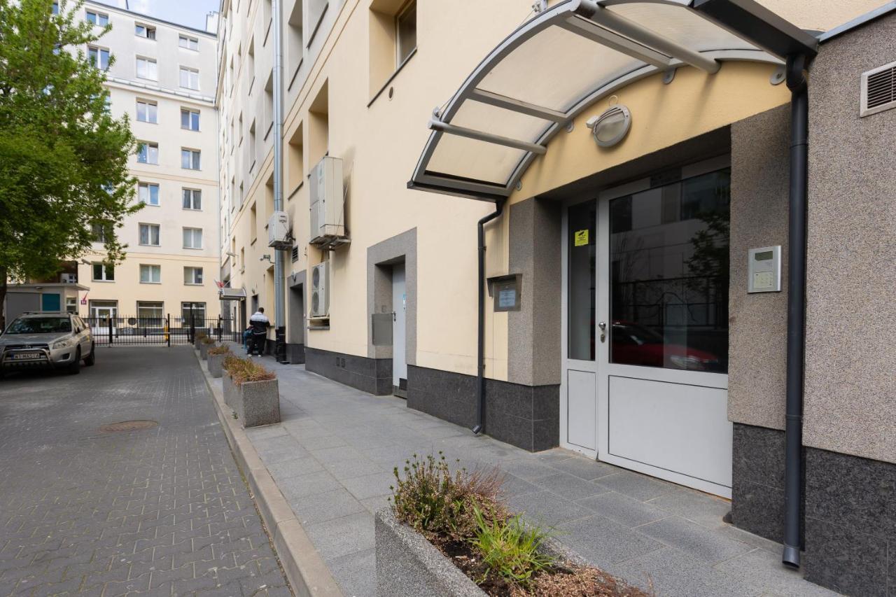 Fashionable City Center Apartment By Noclegi Renters Warschau Buitenkant foto